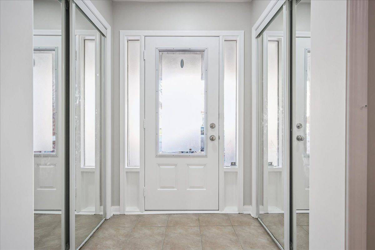 Milton, ON L9T 0Z5,884 Jempson PATH