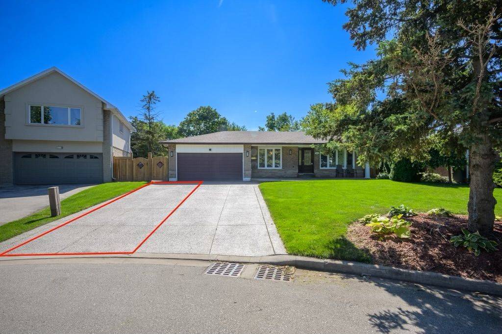 Oakville, ON L6L 5E9,2444 WOBURN CRES