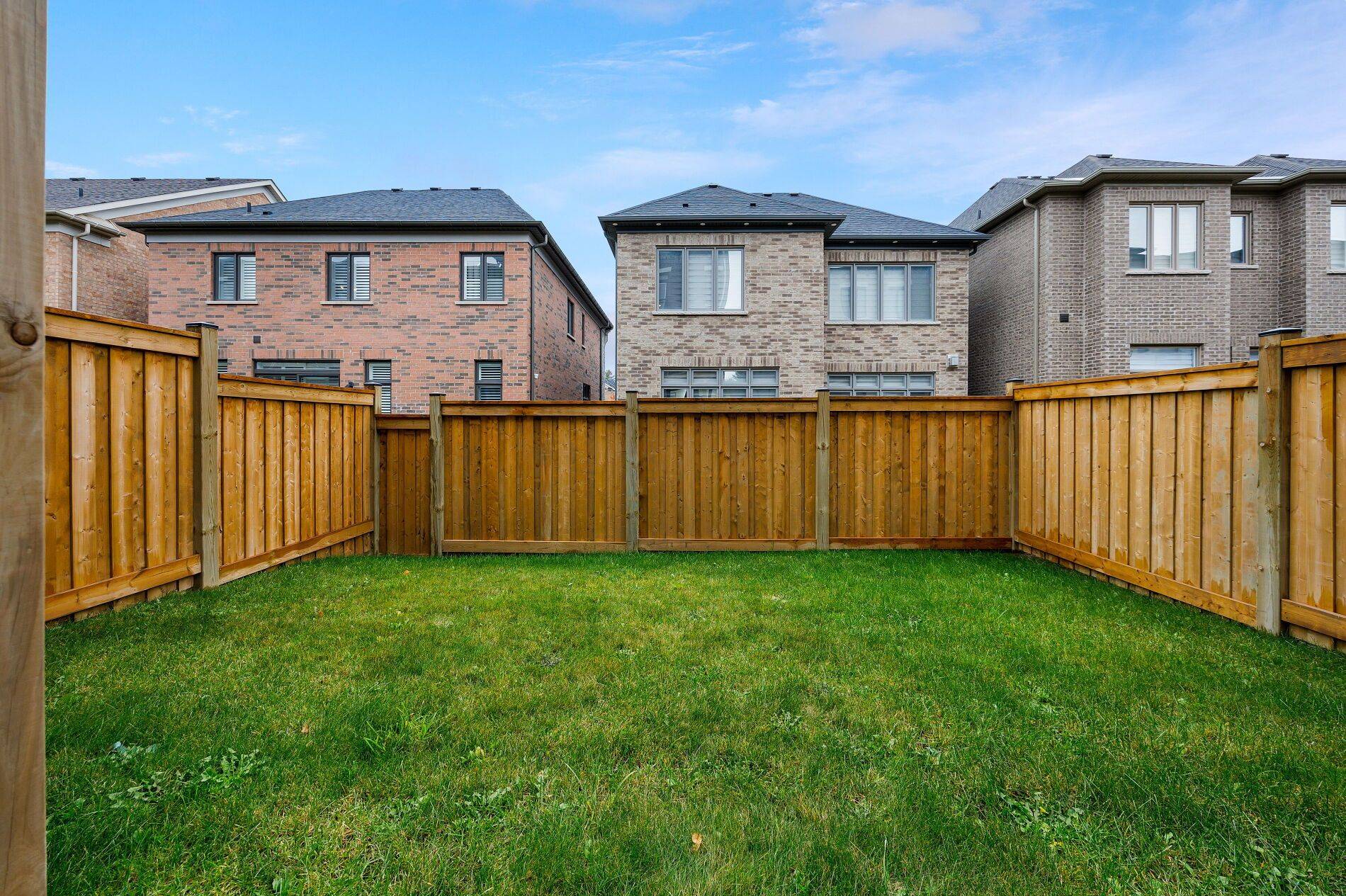 Oakville, ON L6M 5L2,1478 Yellow Rose CIR