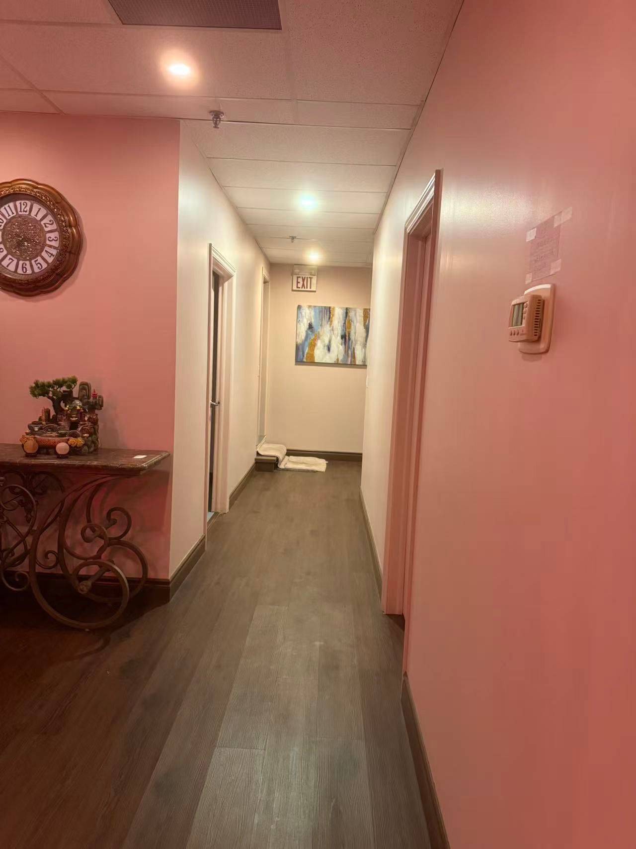 Oakville, ON L4L 2X4,1200 Speers RD #43