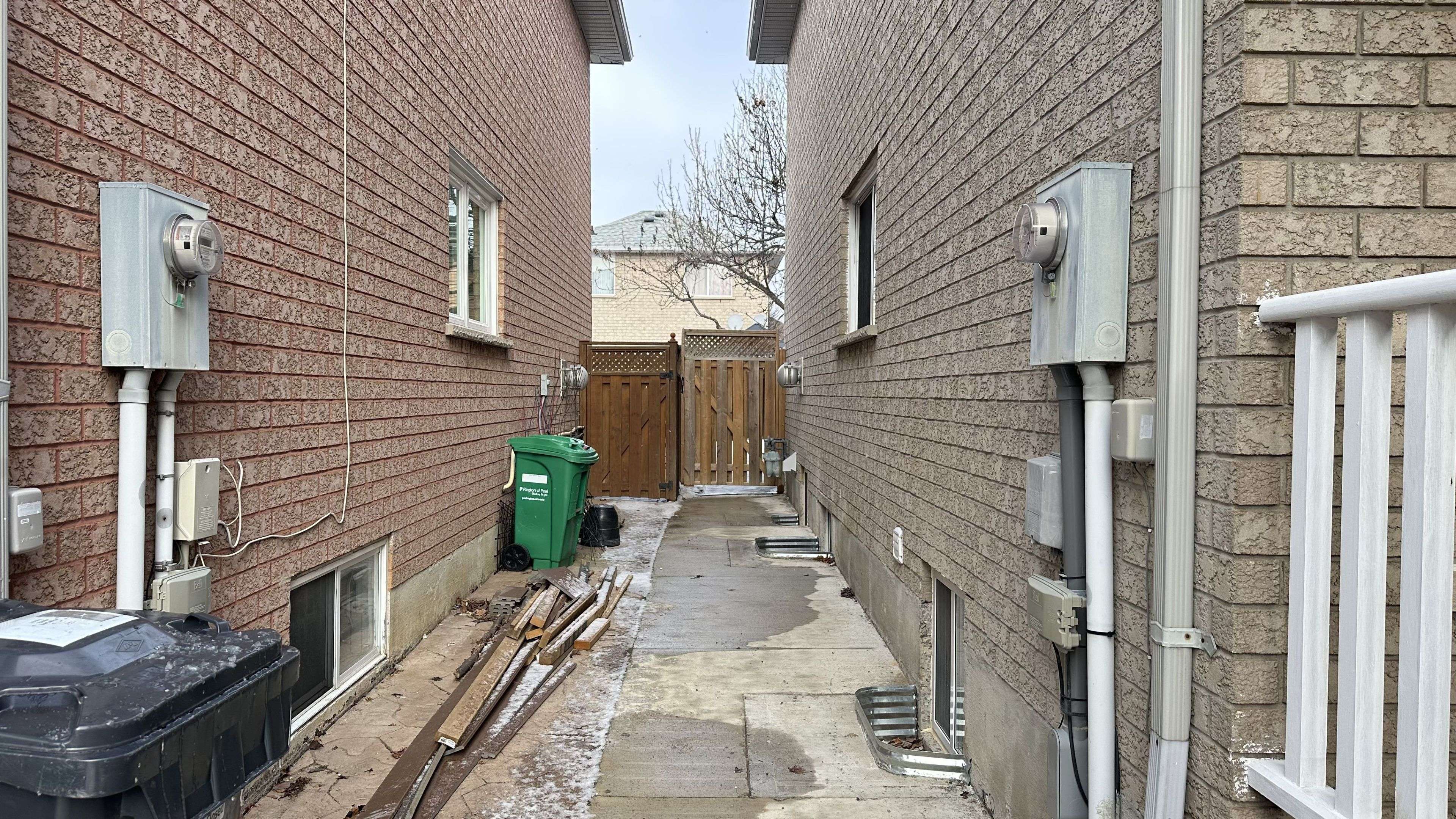 Brampton, ON L6R 1V9,33 Dovesong DR #Basement