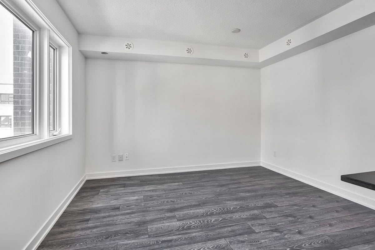 Burlington, ON L7T 0C3,1133 Cooke BLVD #806