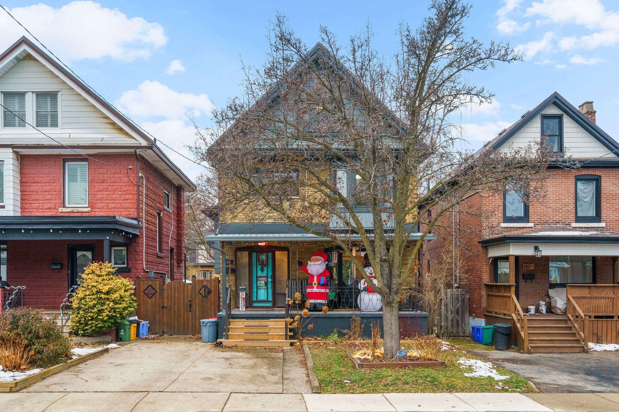 Hamilton, ON L8M 3B8,186 Balsam AVE S #MAIN