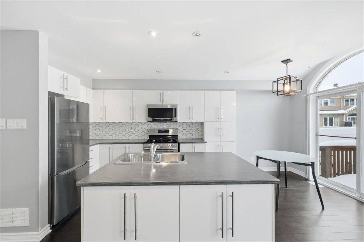 Orleans - Convent Glen And Area, ON K1W 0G6,748 Morningstar WAY