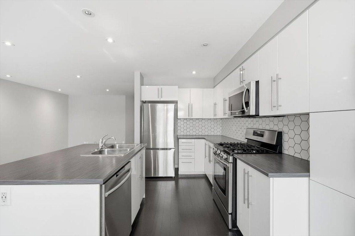 Orleans - Convent Glen And Area, ON K1W 0G6,748 Morningstar WAY