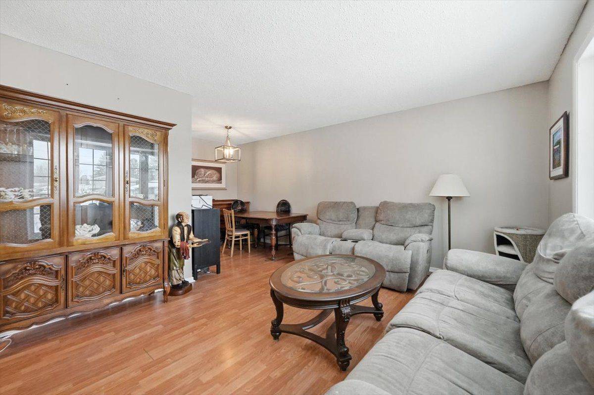 Orleans - Cumberland And Area, ON K4B 1J8,2620 Denise AVE