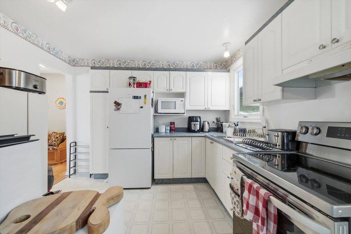 Orleans - Cumberland And Area, ON K4B 1J8,2620 Denise AVE