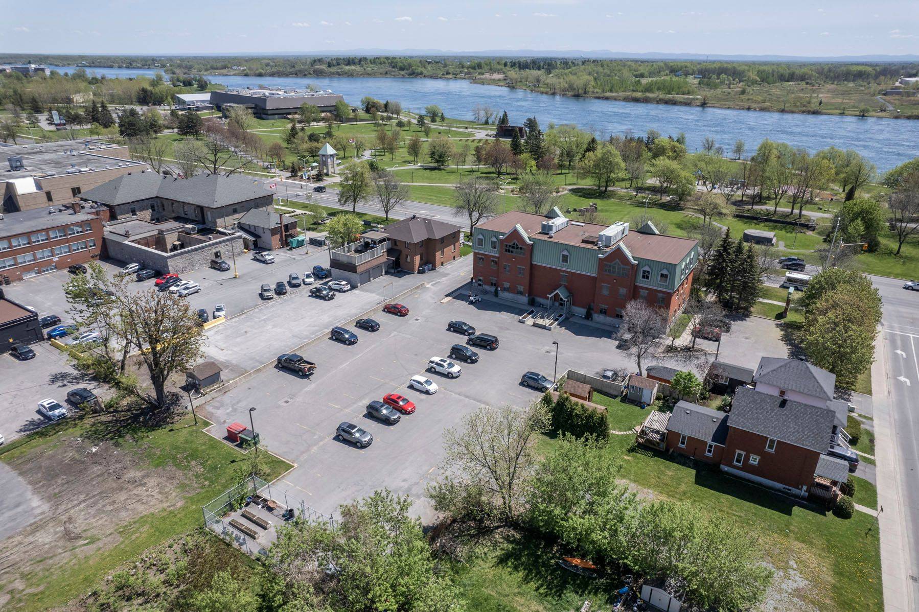 Cornwall, ON K6J 1A1,55 WATER ST W #360