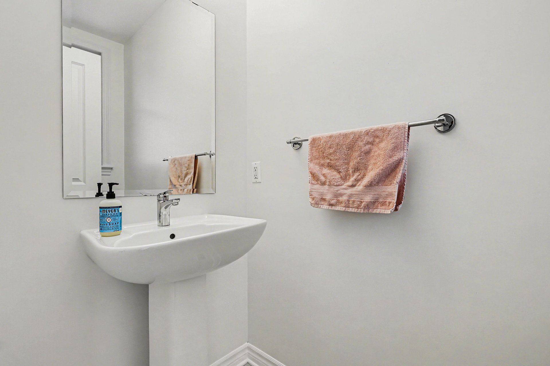 Blossom Park - Airport And Area, ON K1T 0R7,3987 Kelly Farm DR