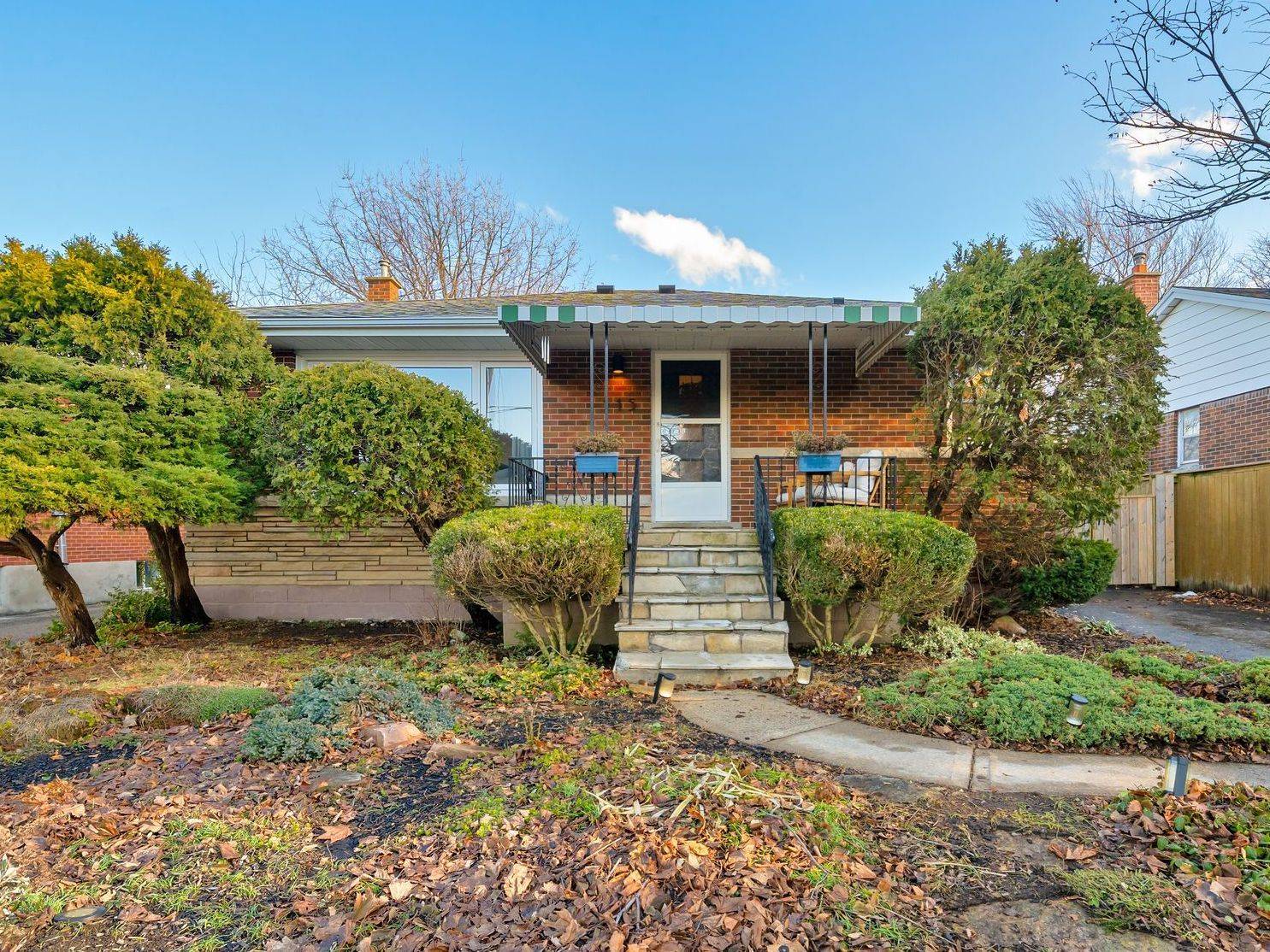 Hamilton, ON L9A 3N5,115 Welbourn DR