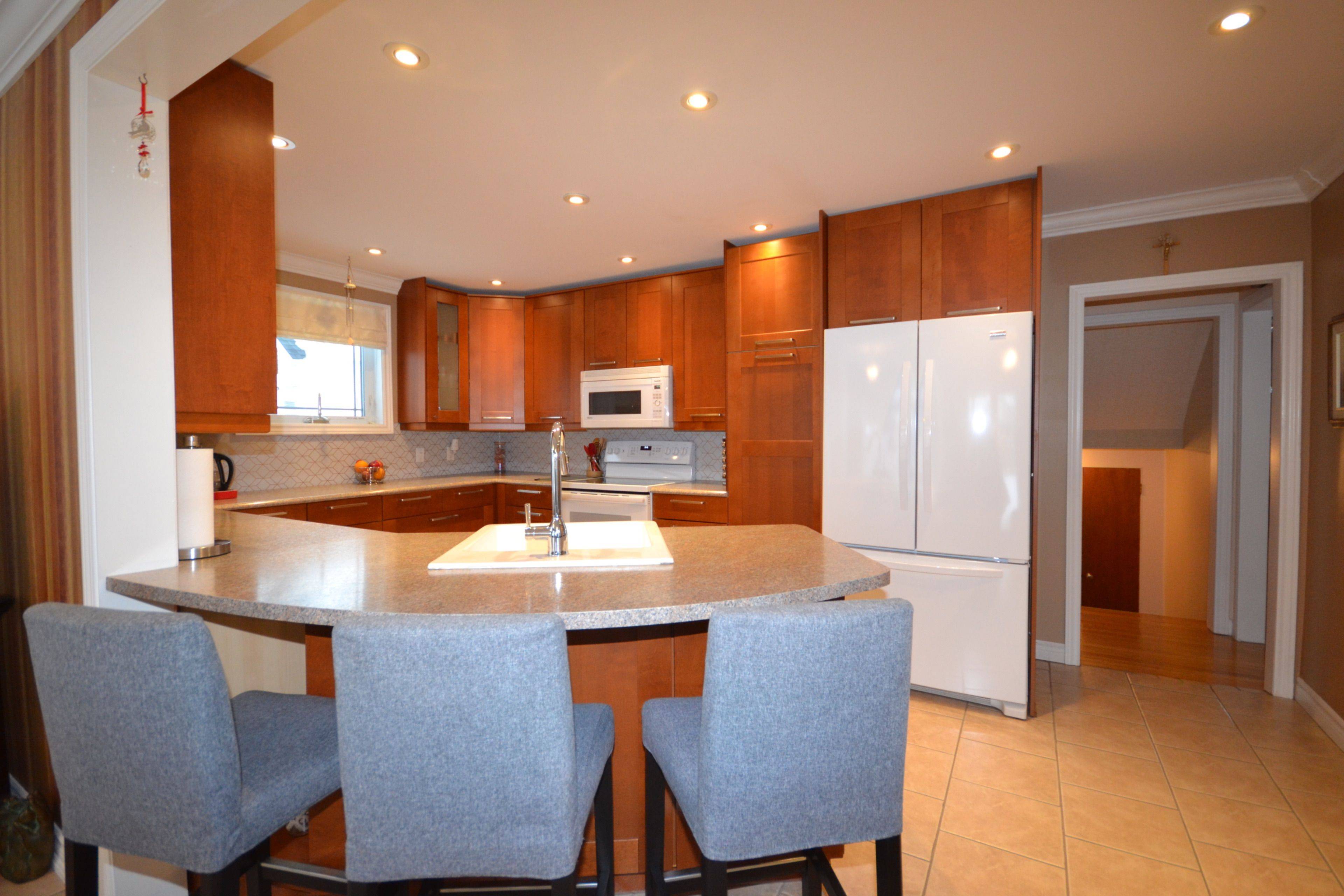 Clarence-rockland, ON K4K 1E5,909 Chapman ST