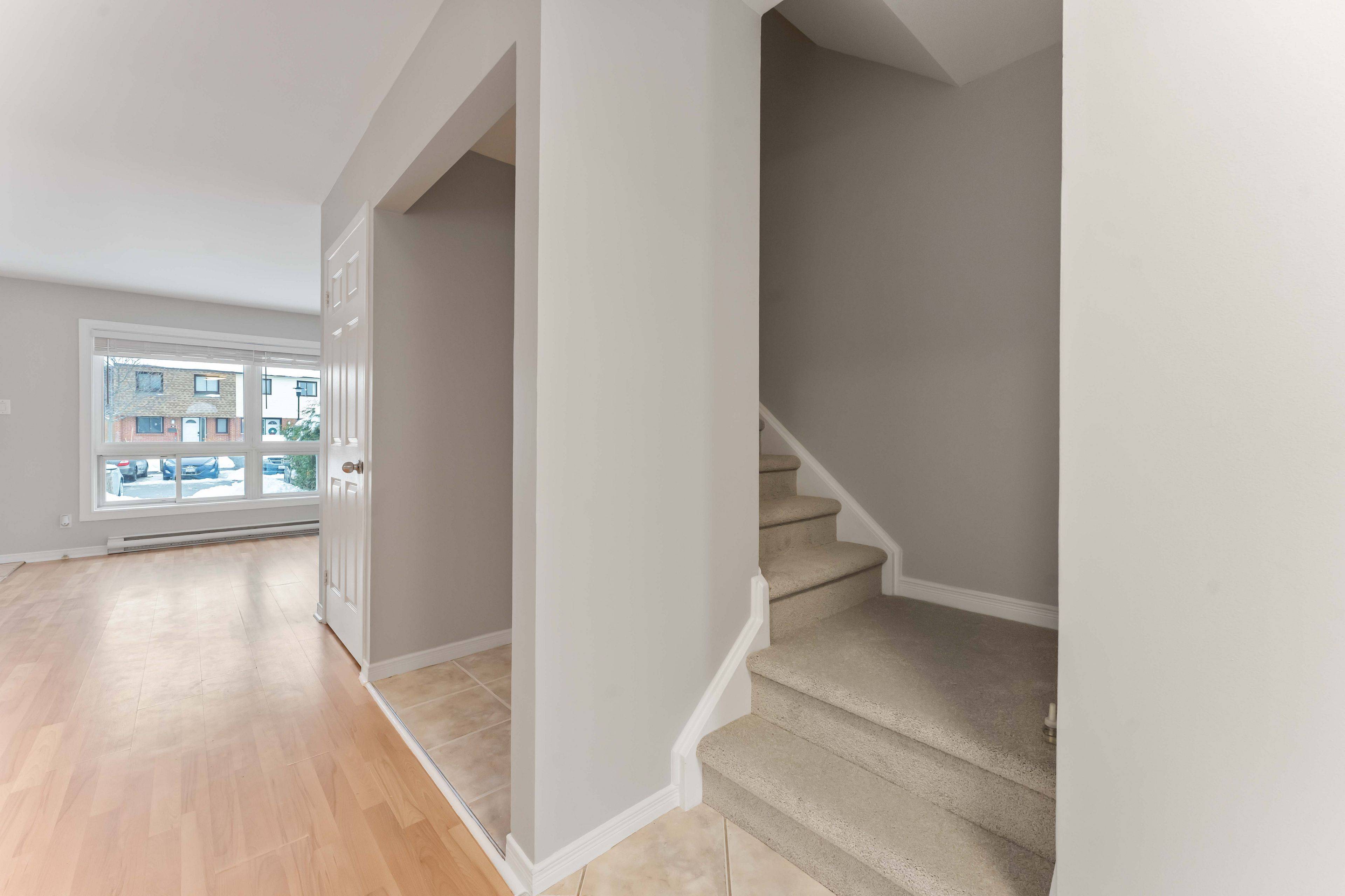 South Of Baseline To Knoxdale, ON K2G 4G7,25B Bertona ST