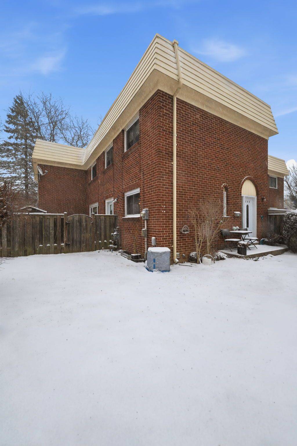 London North, ON N6G 2C5,599 Gainsborough RD