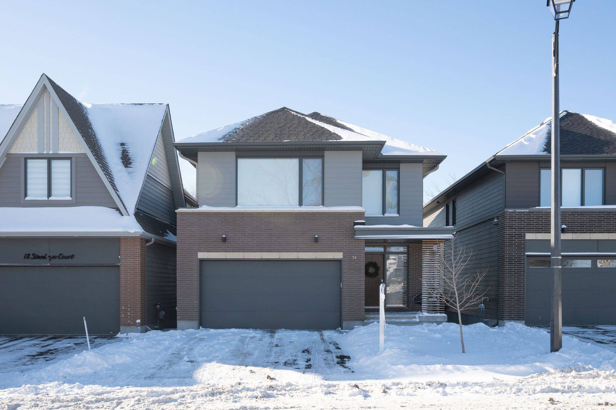 Barrhaven, ON K2J 6S2,14 Stanhope CT