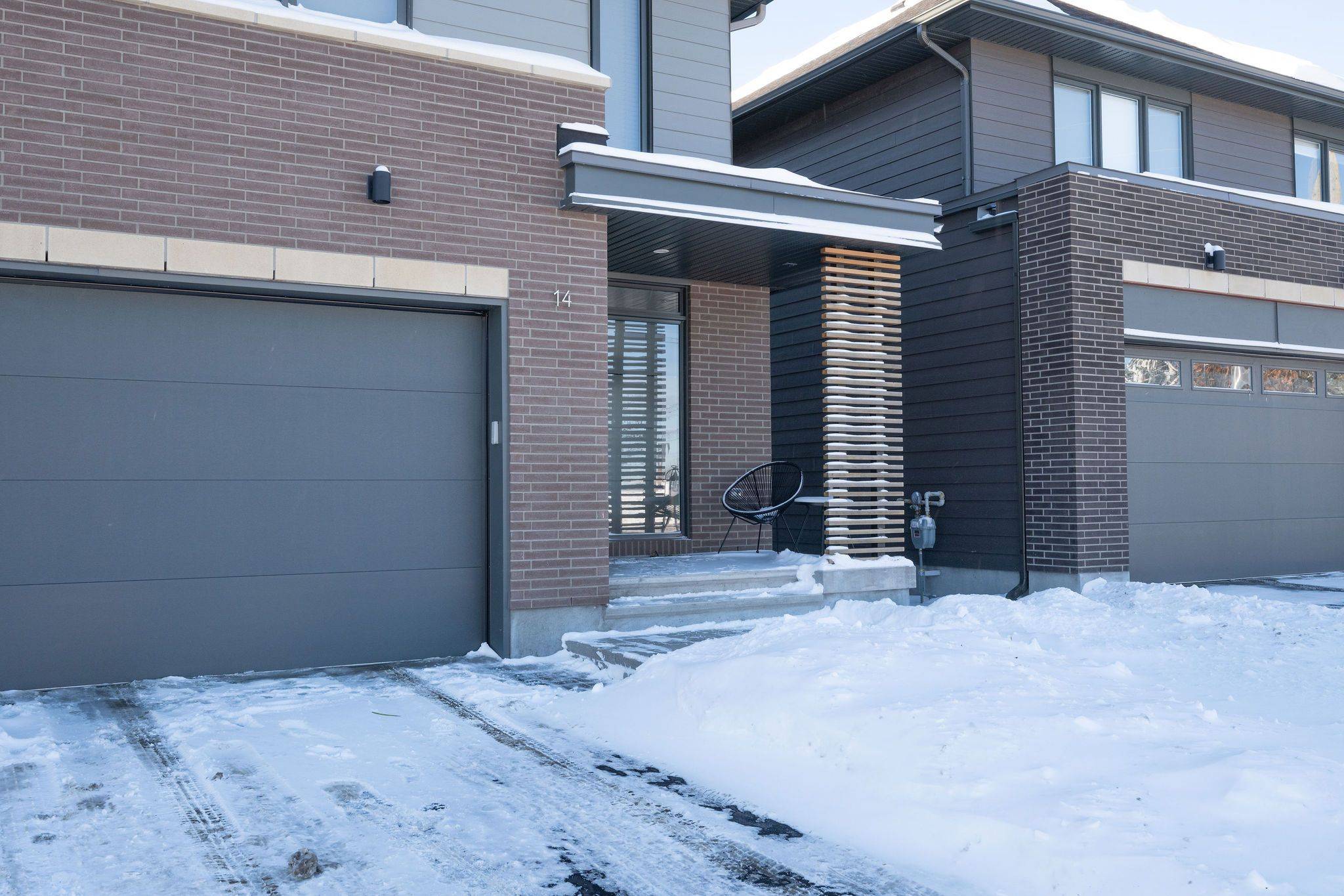 Barrhaven, ON K2J 6S2,14 Stanhope CT