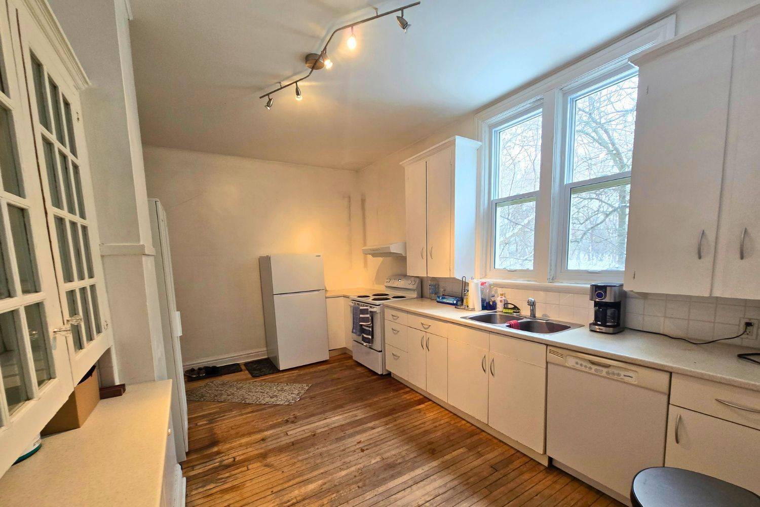 New Edinburgh - Lindenlea, ON K1M 1W3,297 1/2 Crichton ST