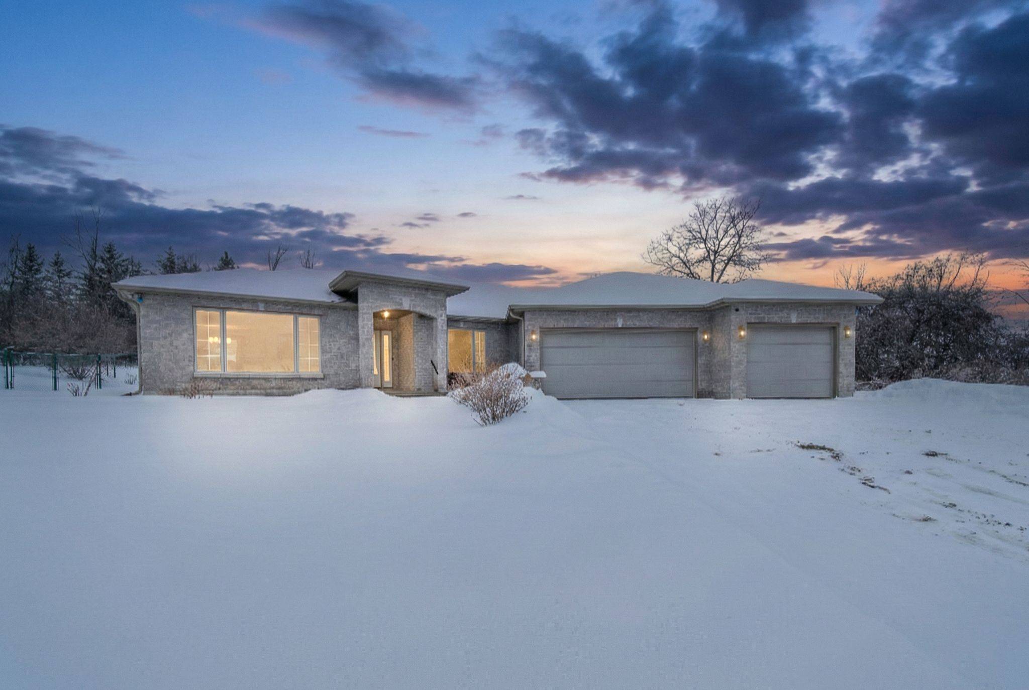 Kingston, ON K7L 4V1,36 Howe Island Ferry RD