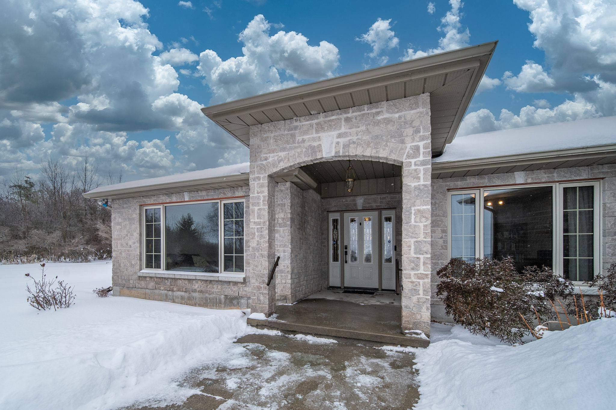 Kingston, ON K7L 4V1,36 Howe Island Ferry RD