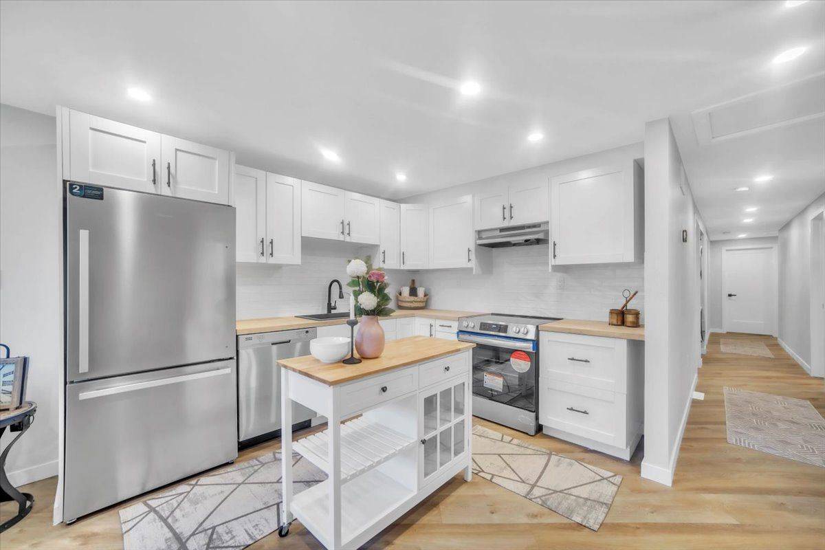 Hamilton, ON L8H 3H1,80 McAnulty BLVD