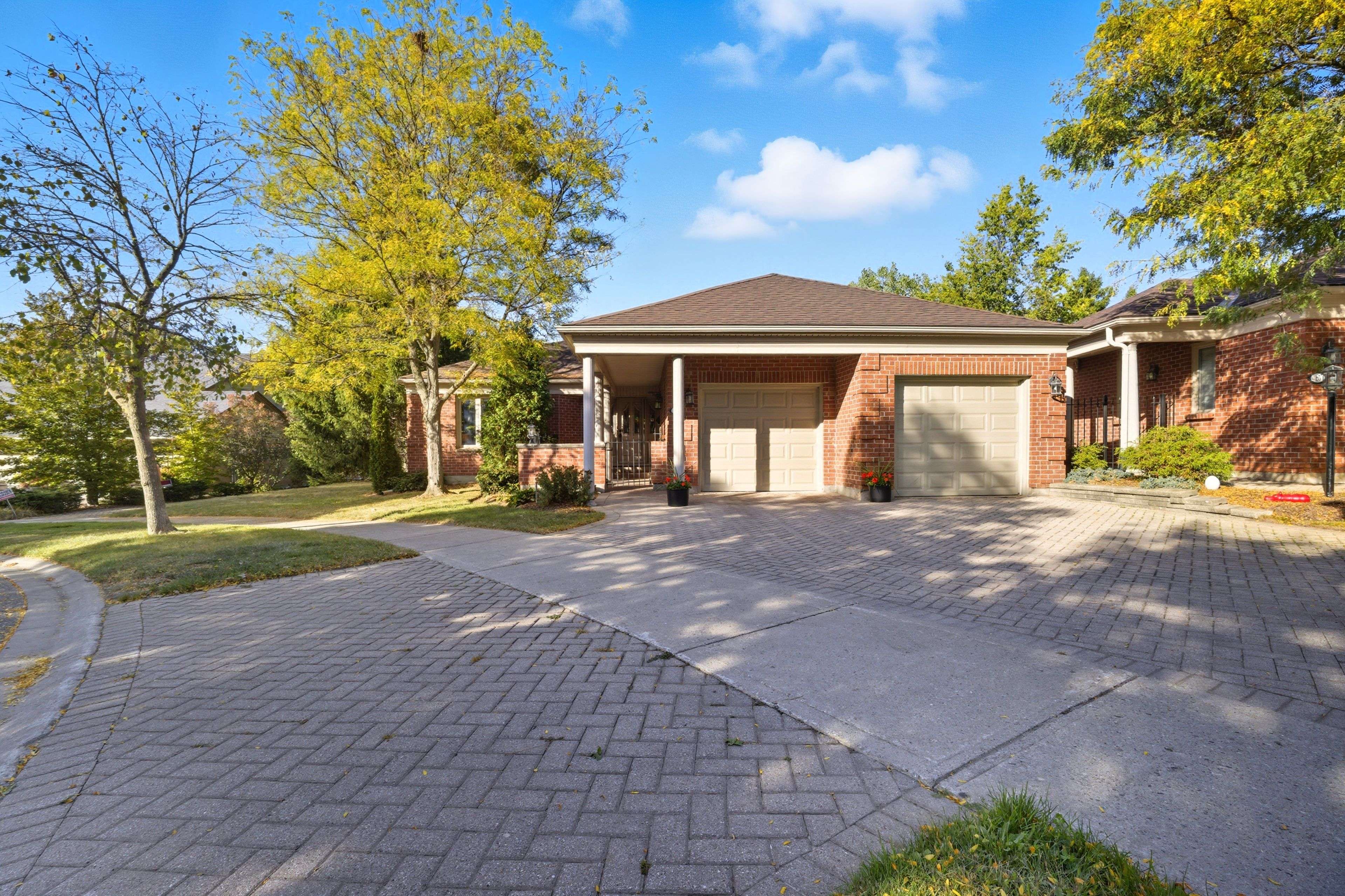 London South, ON N6K 4E6,60 Rosecliffe CRES #16