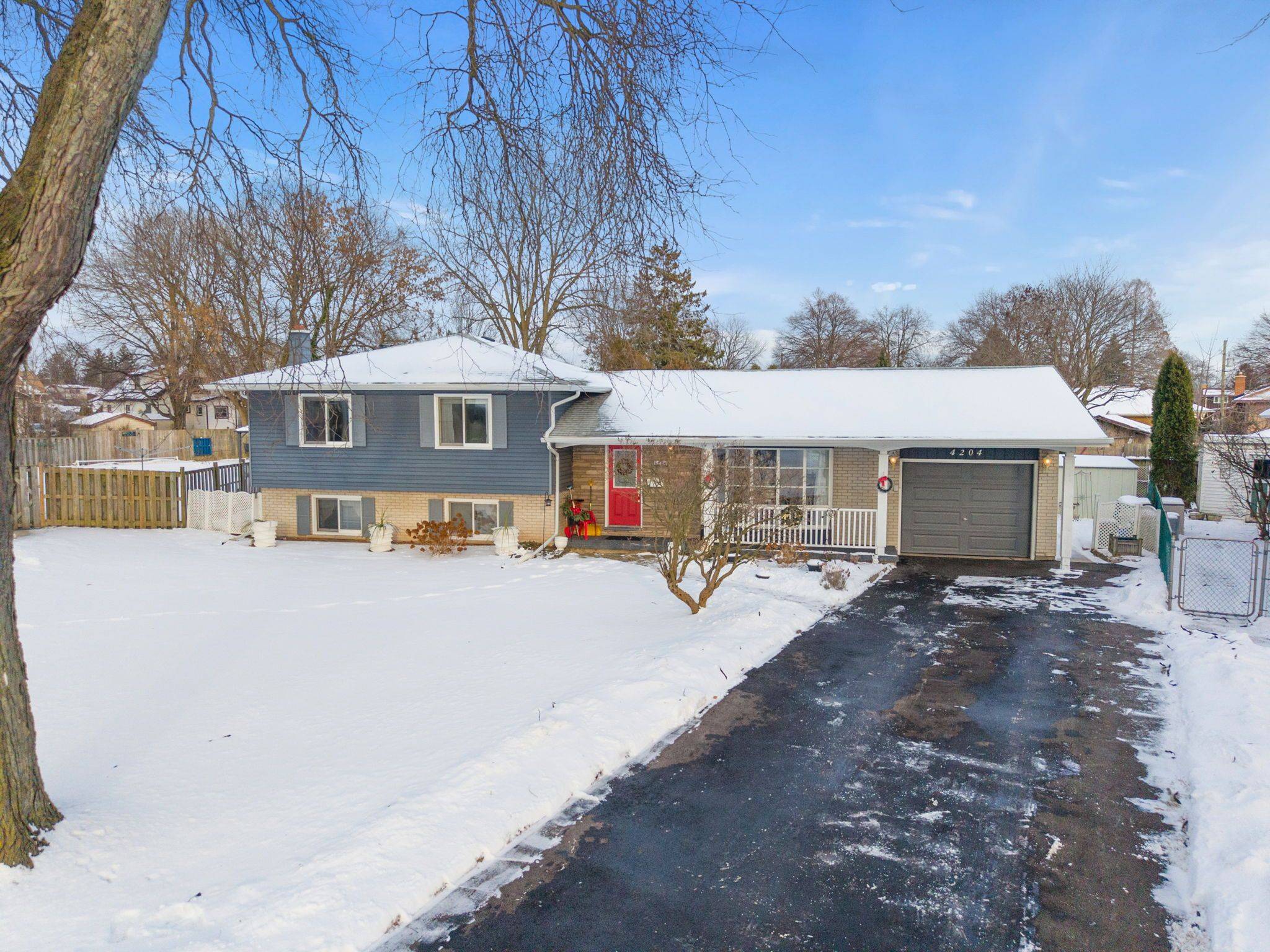 Niagara Falls, ON L2E 6J2,4204 Patten CRES