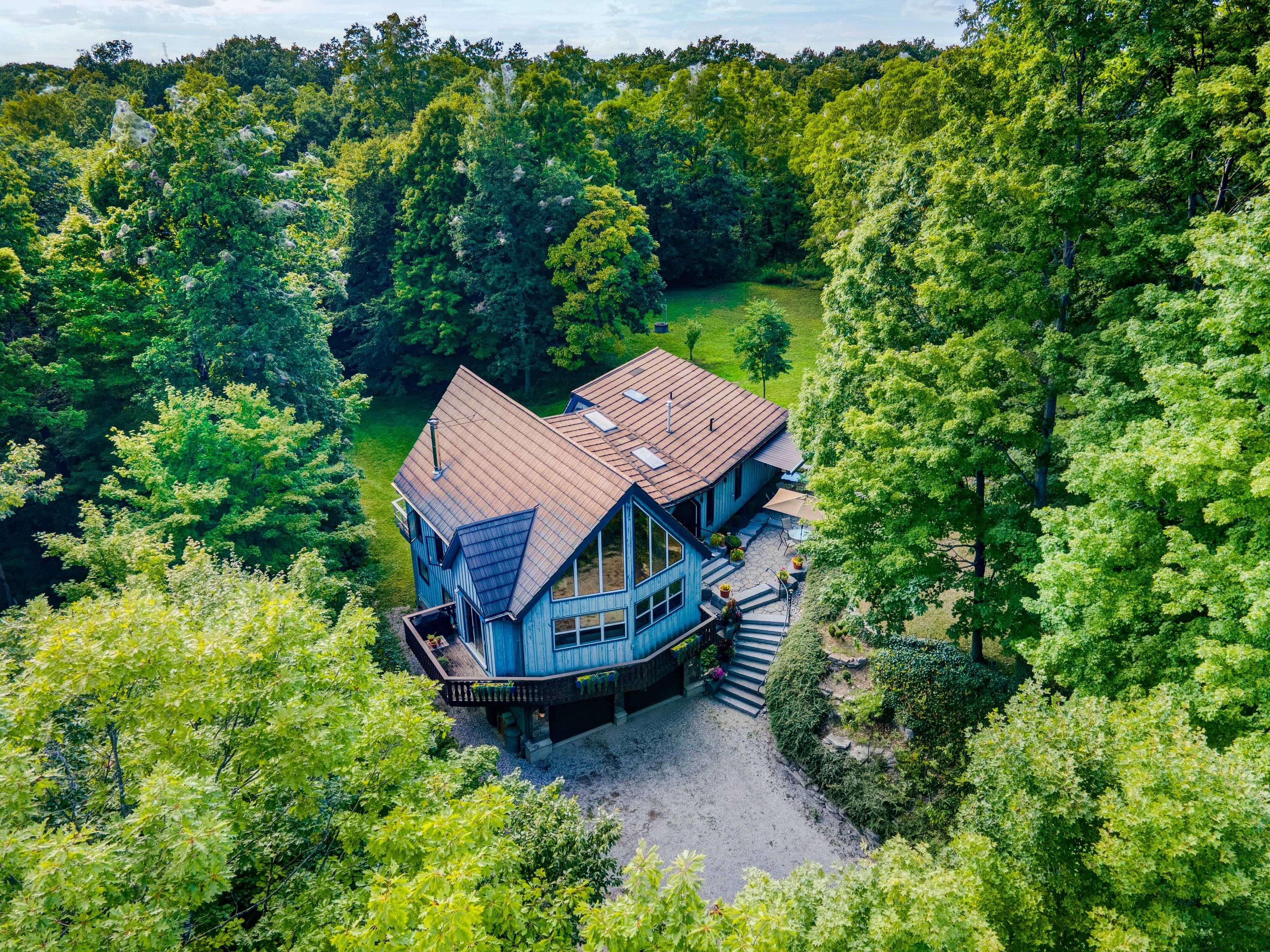 Southwold, ON N0L 1P0,33402 First Line