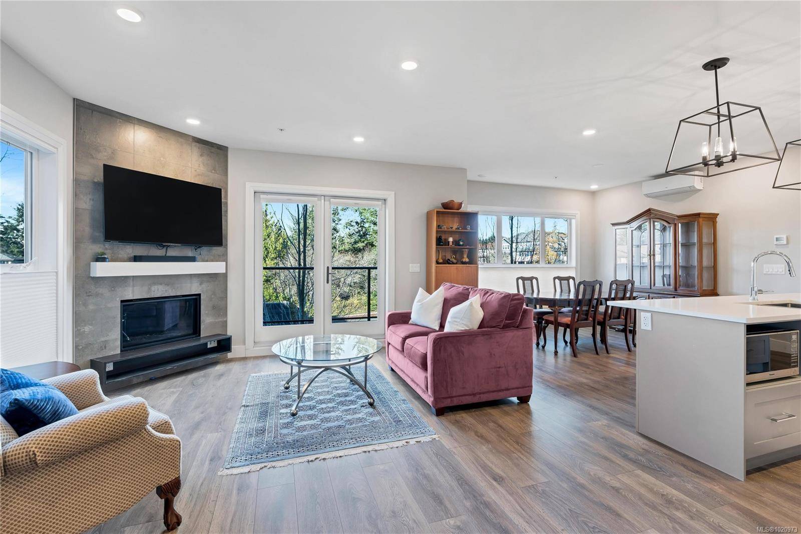 Saanich, BC V8Z 0G3,741 Travino Lane #204