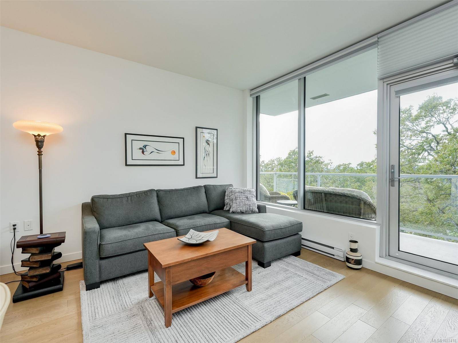 Saanich, BC V8X 0B3,4009 Rainbow Hill Lane #603