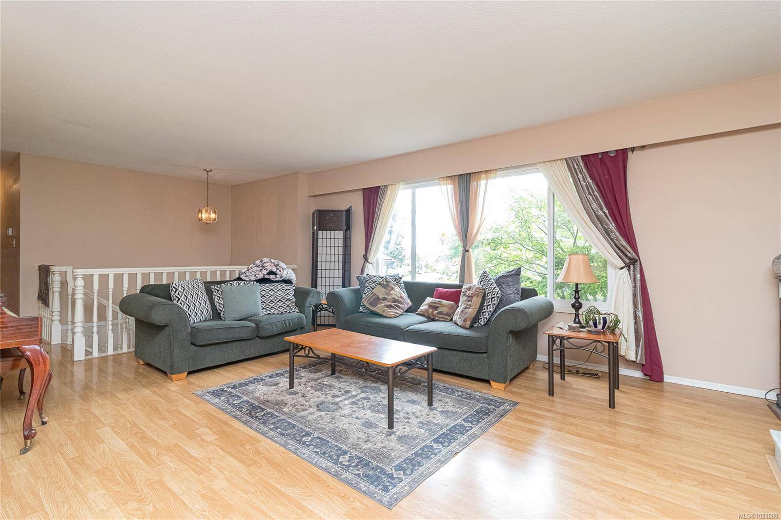 Central Saanich, BC V8M 1K4,8022 Galbraith Cres