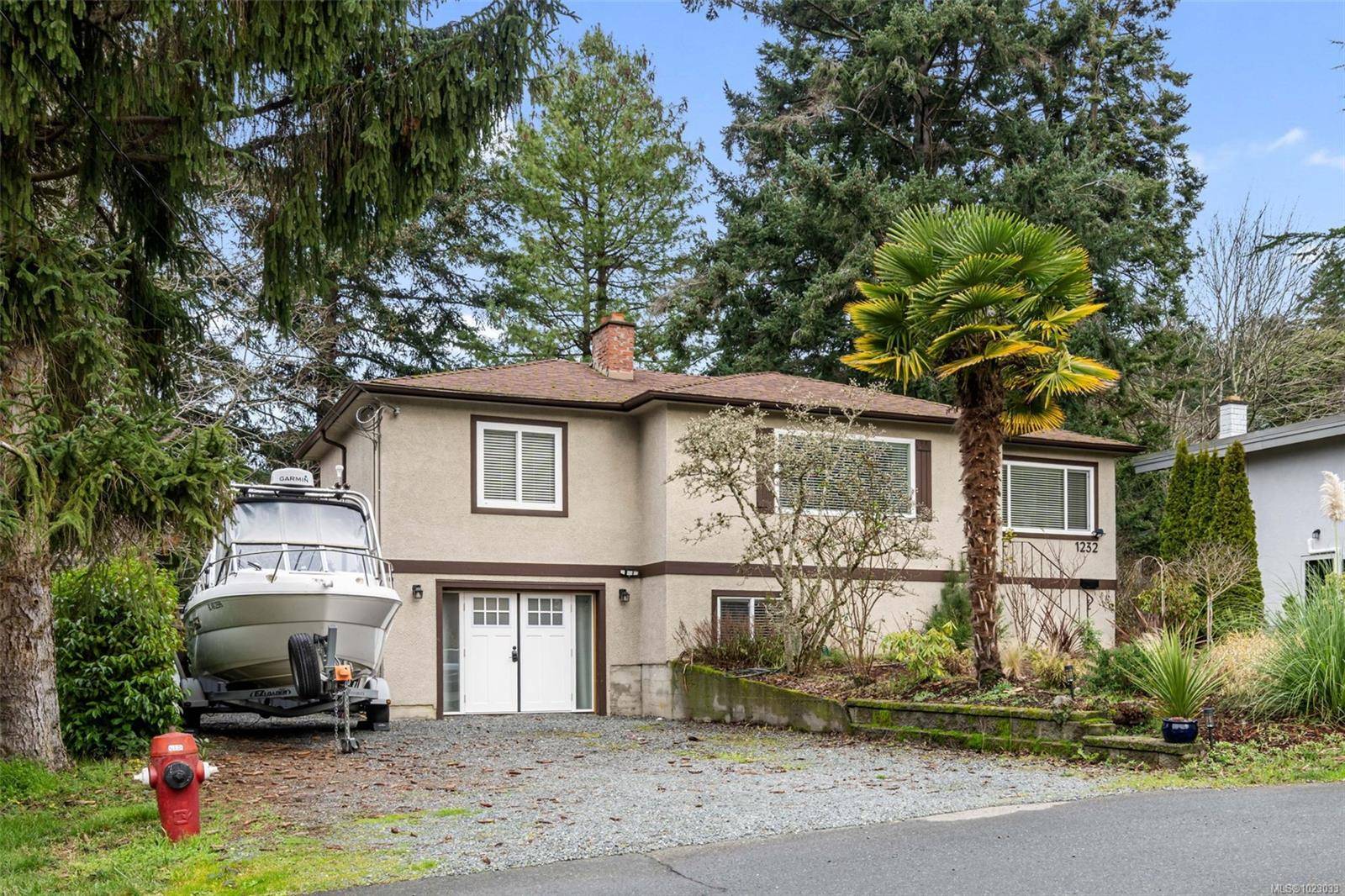 Saanich, BC V8X 3S9,1232 Pearce Cres