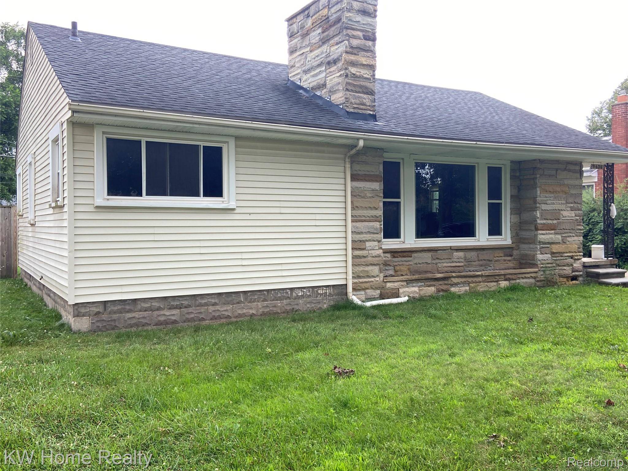 Redford, MI 48239,9636 Centralia