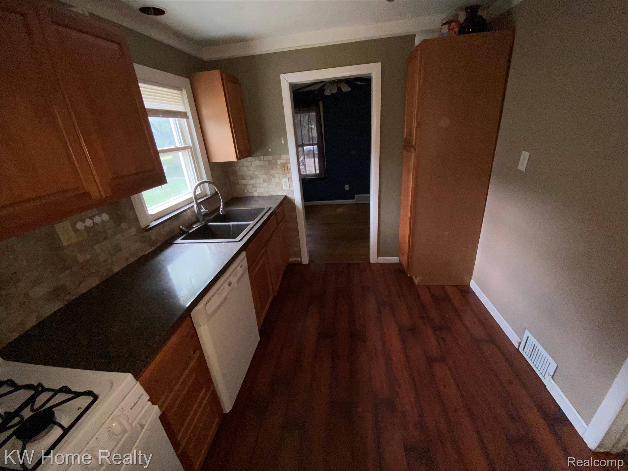 Redford, MI 48239,9636 Centralia