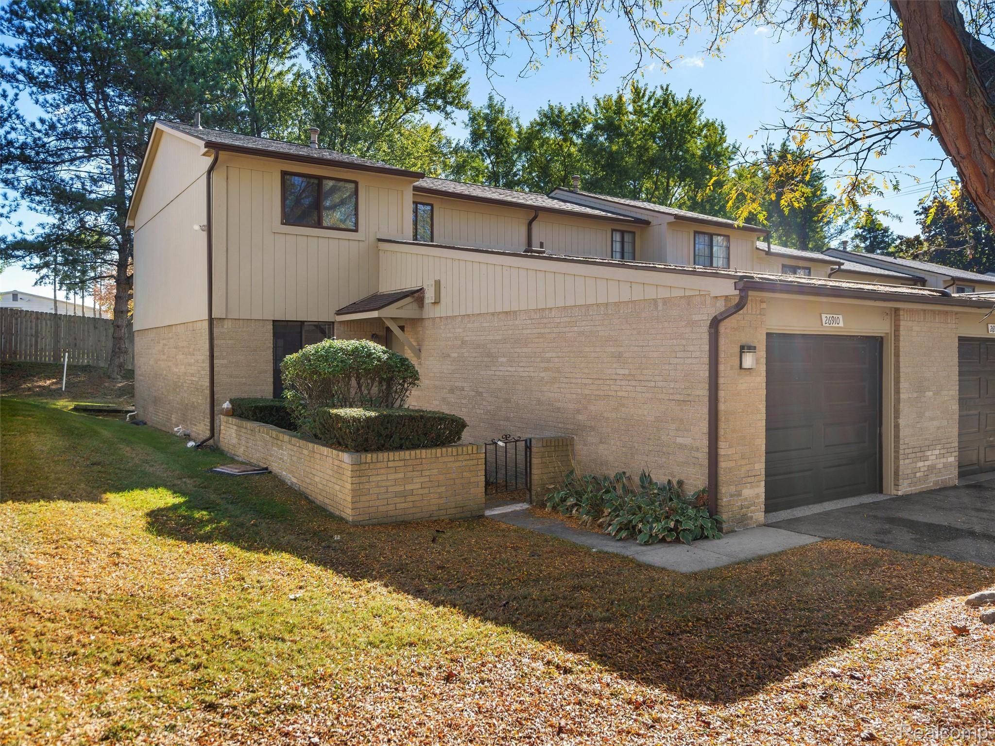 Southfield, MI 48034,26910 W 12 Mile RD