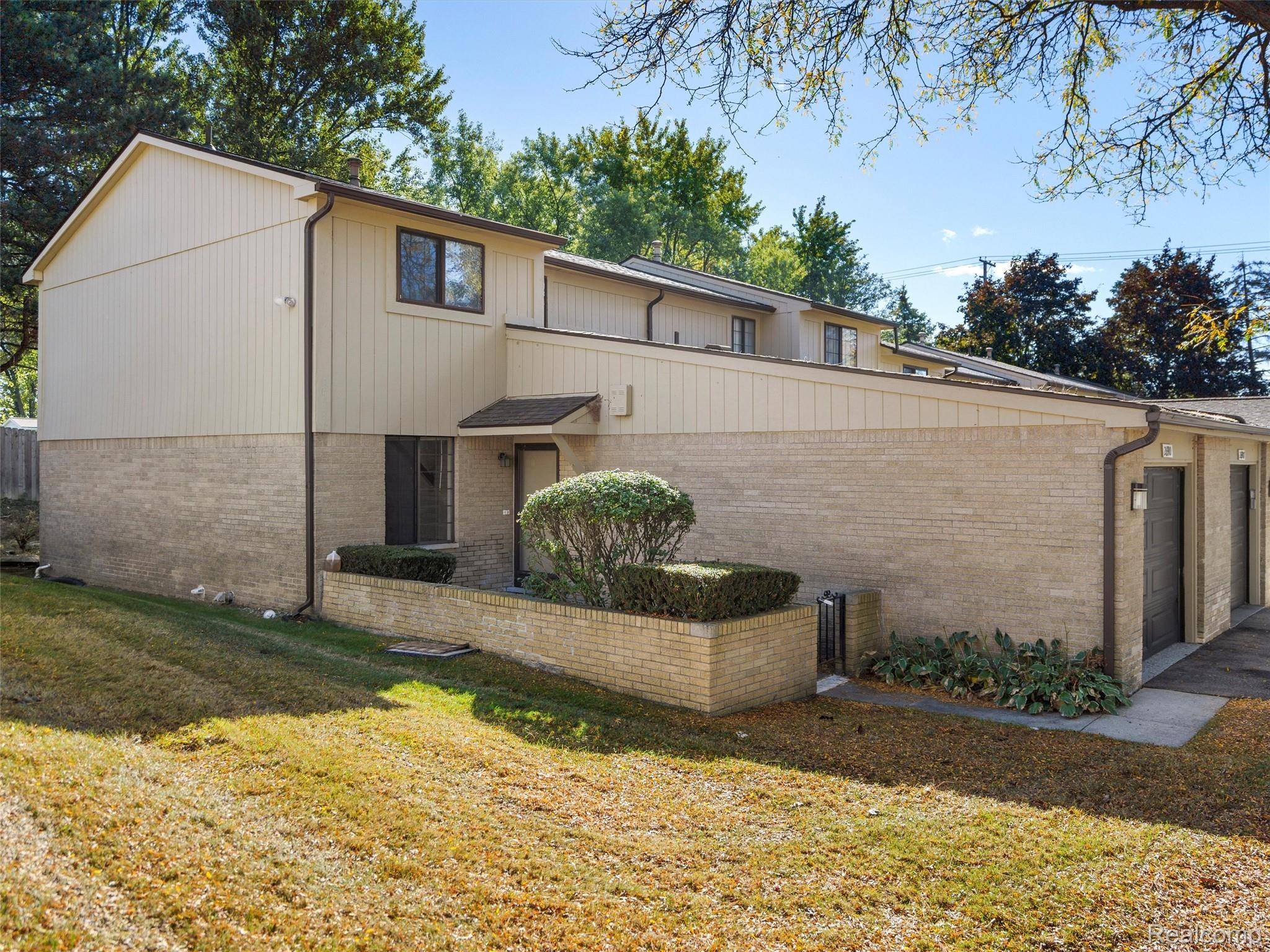 Southfield, MI 48034,26910 W 12 Mile RD