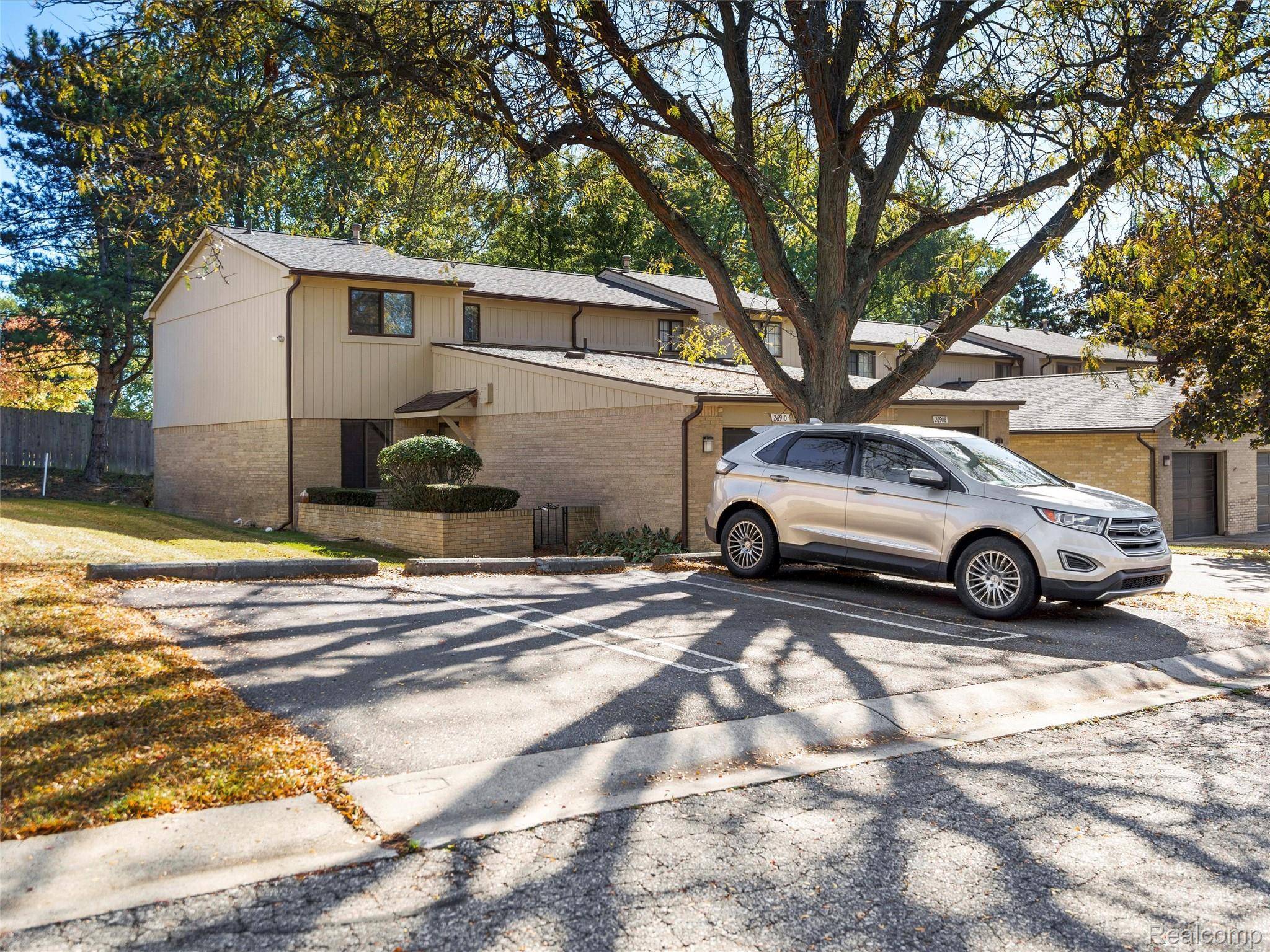 Southfield, MI 48034,26910 W 12 Mile RD