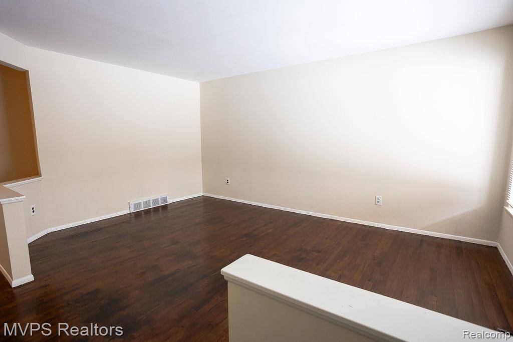 Sterling Heights, MI 48312,36870 Lodge DR