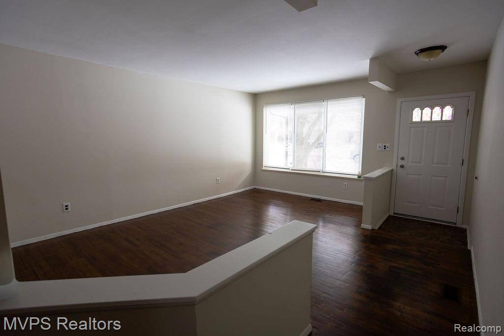 Sterling Heights, MI 48312,36870 Lodge DR