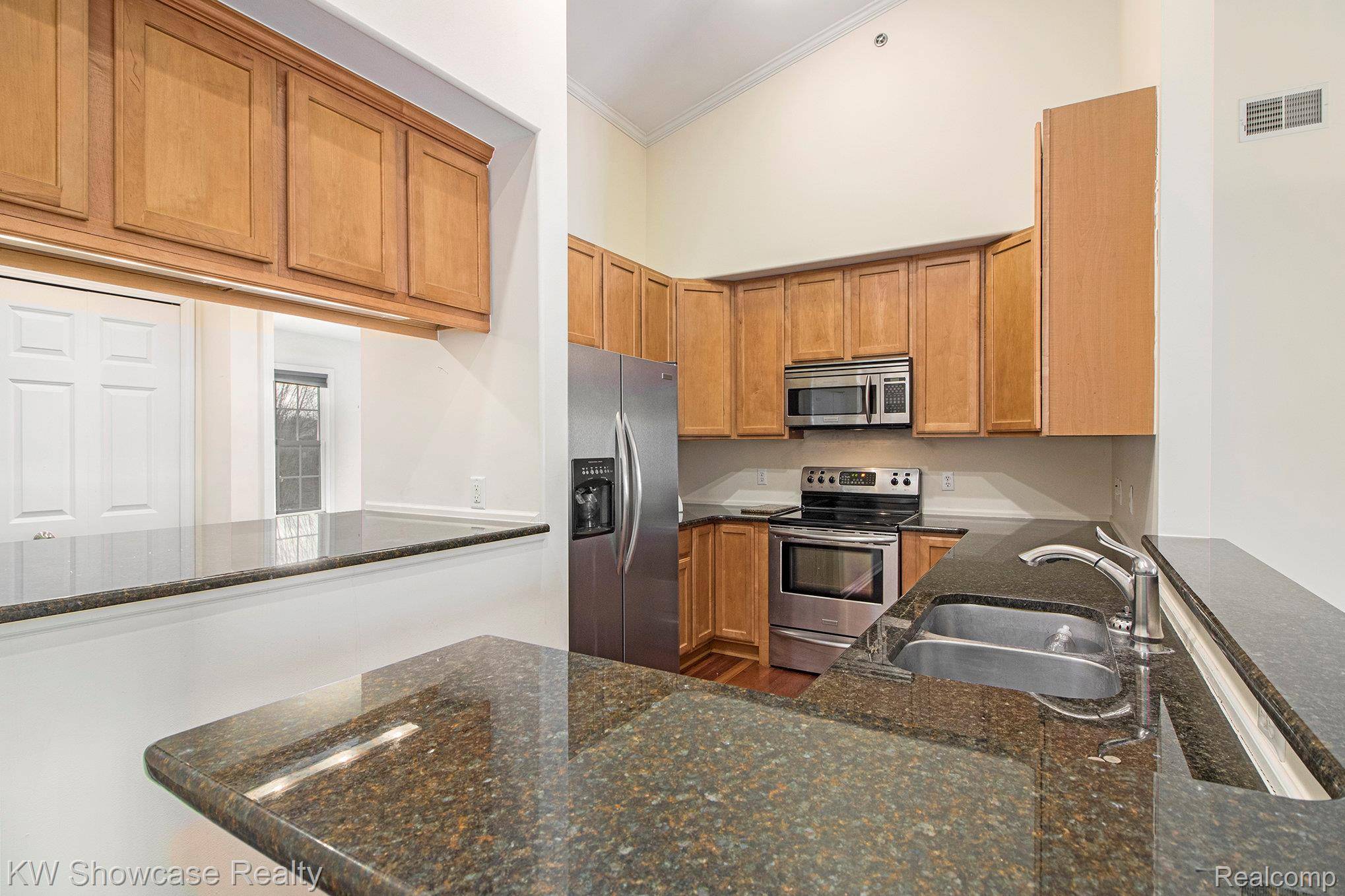 Clarkston, MI 48346,6600 Trillium Village LN #17