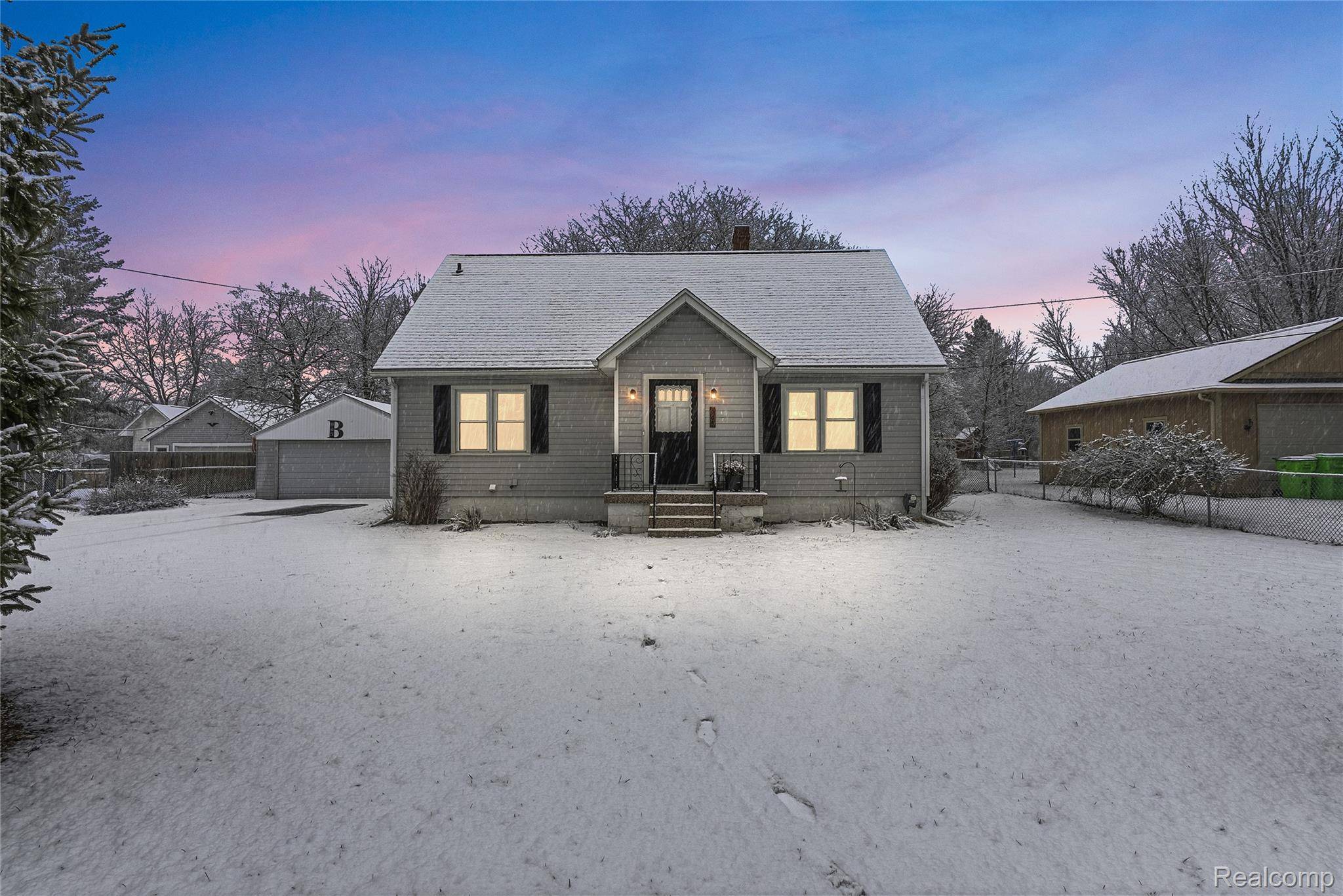 Oxford, MI 48371,845 Olive ST