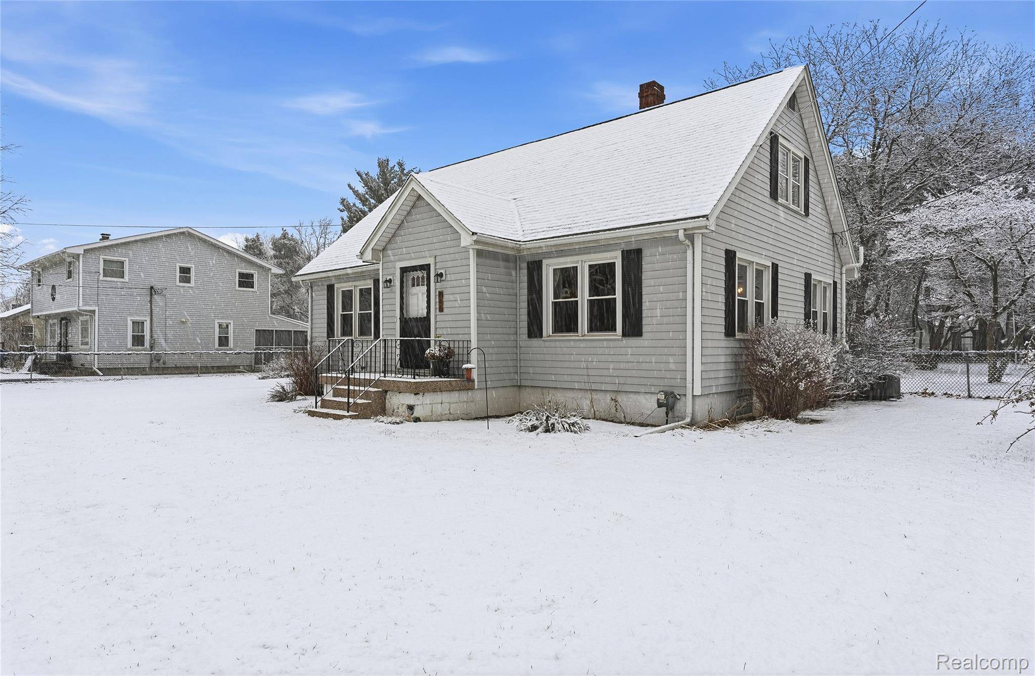 Oxford, MI 48371,845 Olive ST