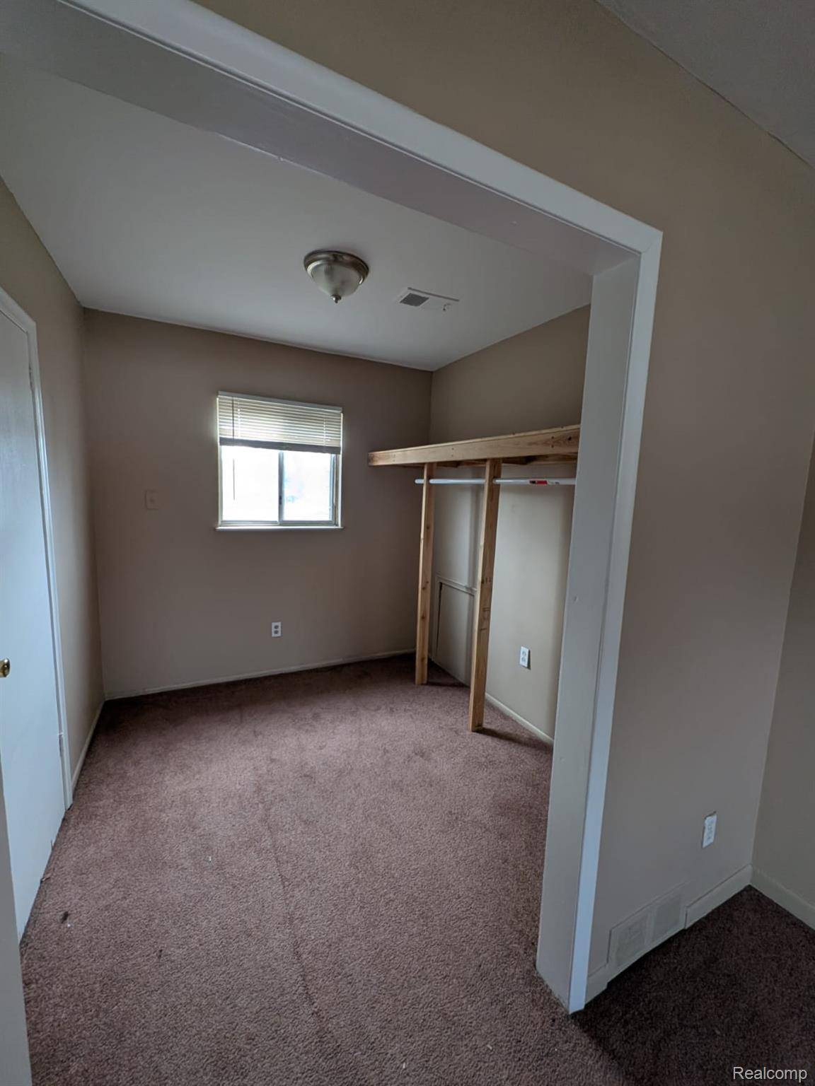 Wayne, MI 48184,34909 John ST