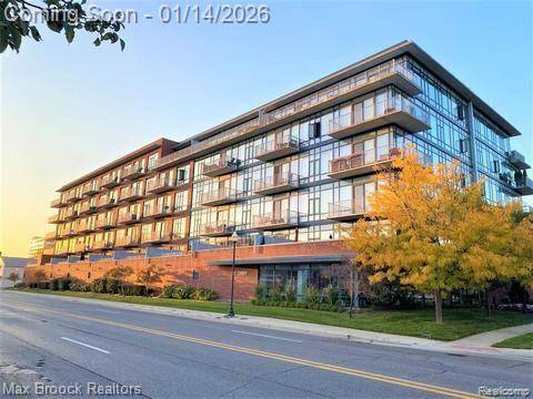 Royal Oak, MI 48067,101 Curry AVE #510