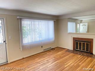 Livonia, MI 48150,9910 Woodring ST