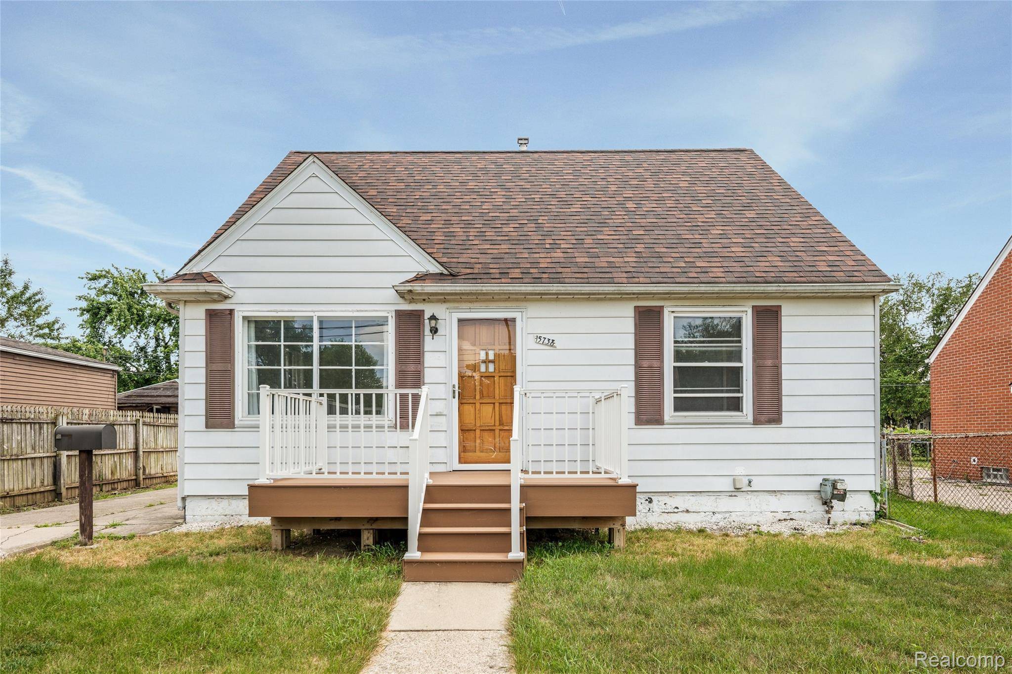 Roseville, MI 48066,15738 Frazho RD