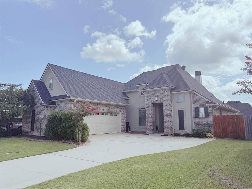 Benton, LA 71006,504 Linden Circle