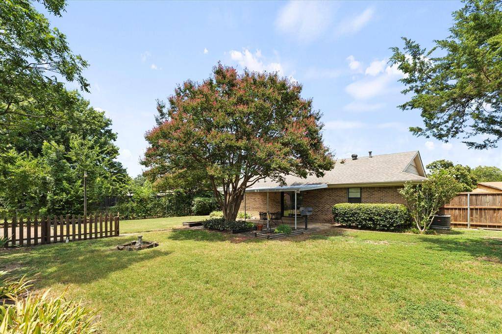 Dallas, TX 75238,11114 Quail Run Street