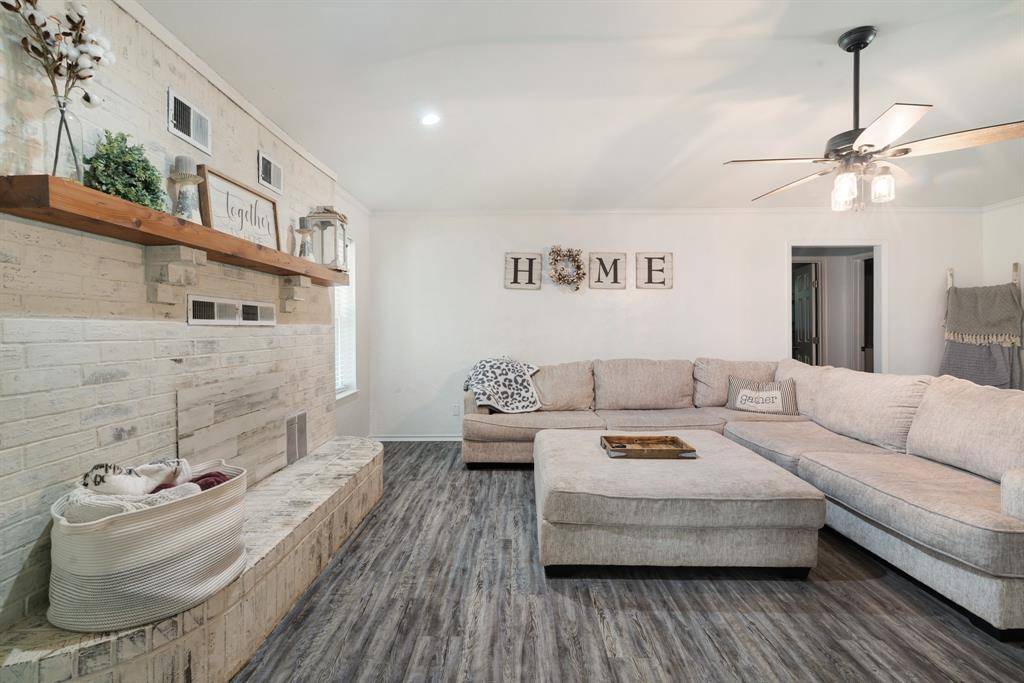 Paris, TX 75460,244 County Road 33840