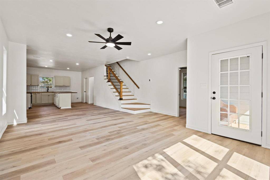 Denison, TX 75020,831 W Owing Street