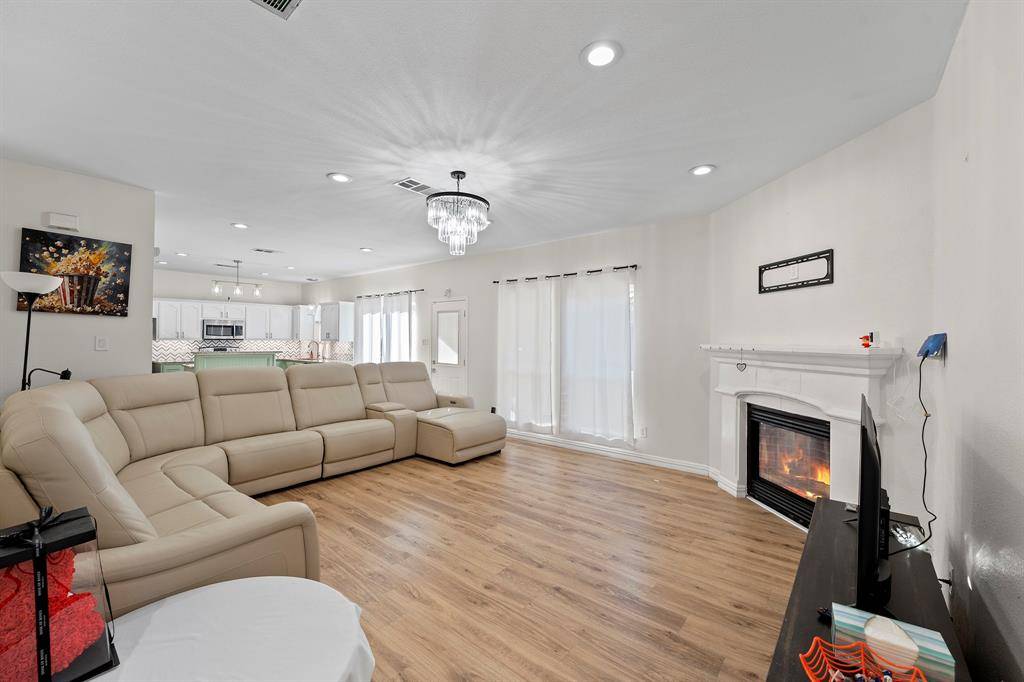 Fort Worth, TX 76131,5921 Ash Flat Drive