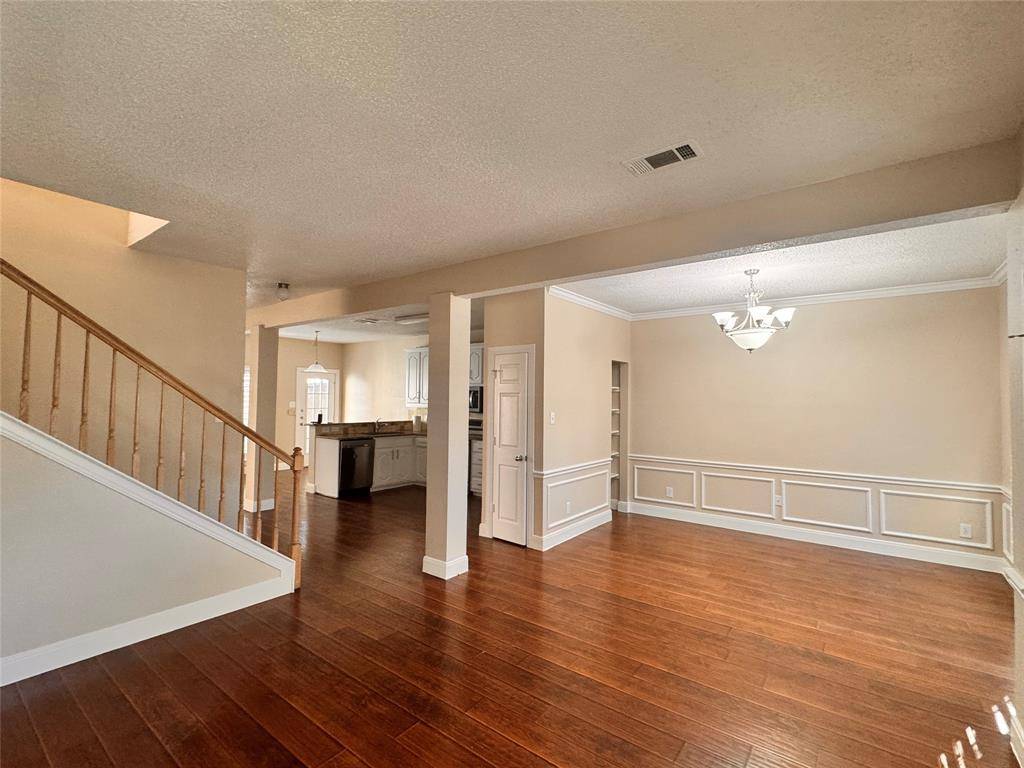 Irving, TX 75063,9435 Blue Jay Way